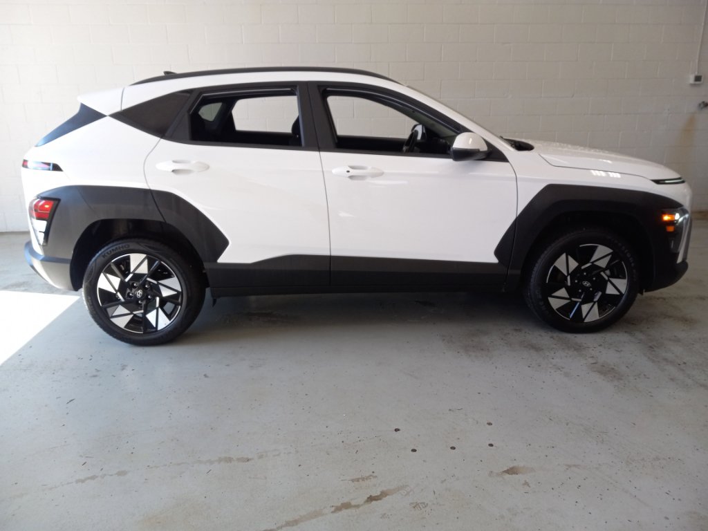 Used 2025 Hyundai Kona SEL AWD/4WD image 2