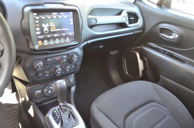 Used 2022 Jeep Renegade Latitude image 23