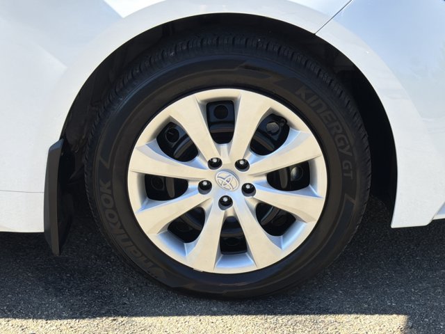 Used 2026 Toyota Corolla LE FWD image 12