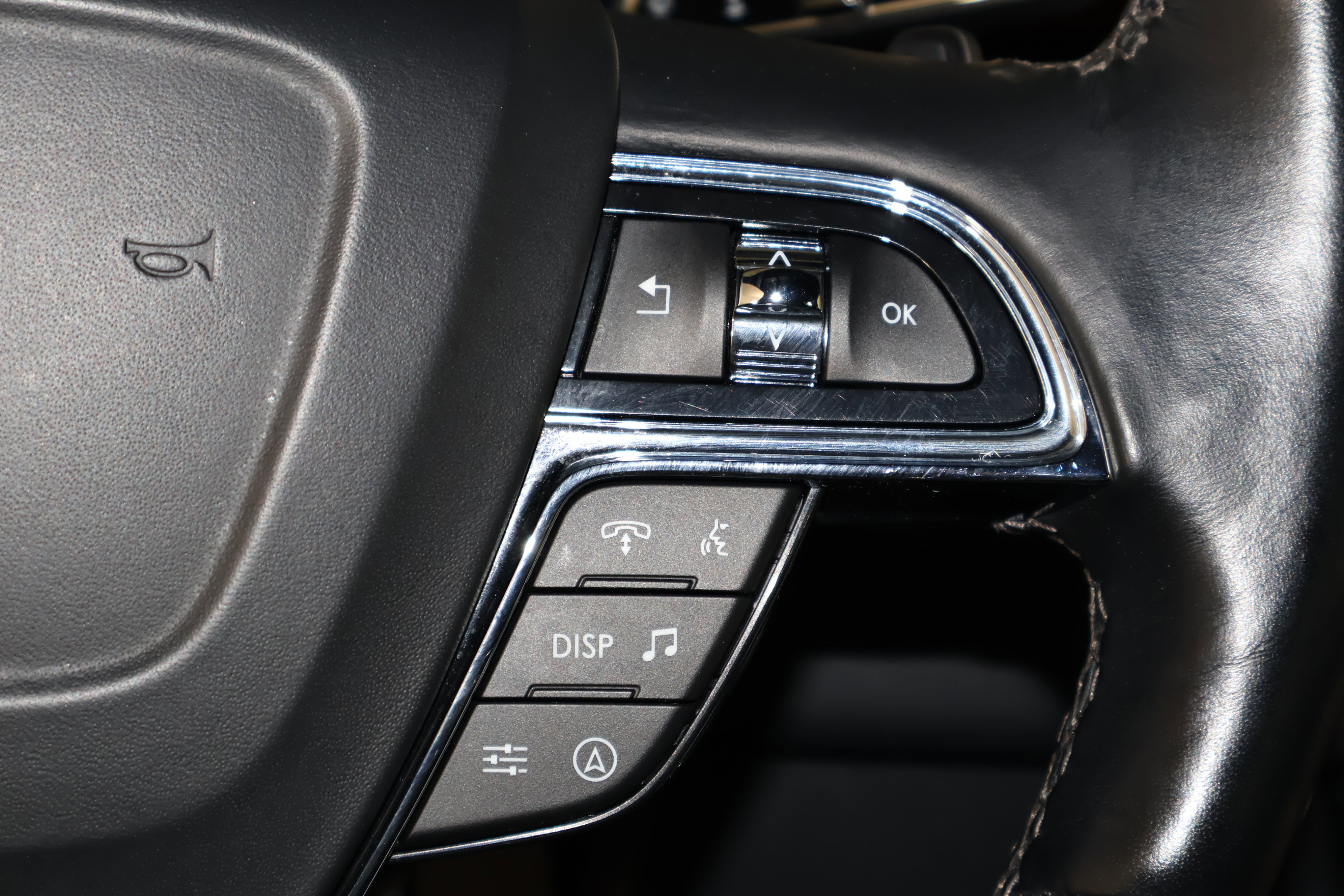 Used 2024 Lincoln Navigator Premiere image 23