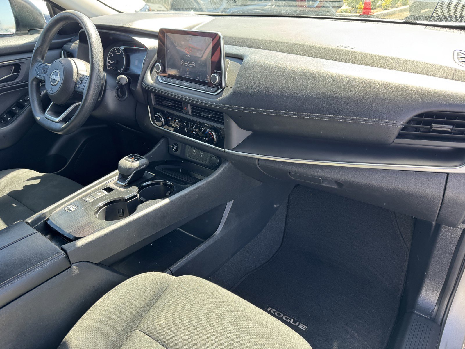 Used 2024 Nissan Rogue S image 7