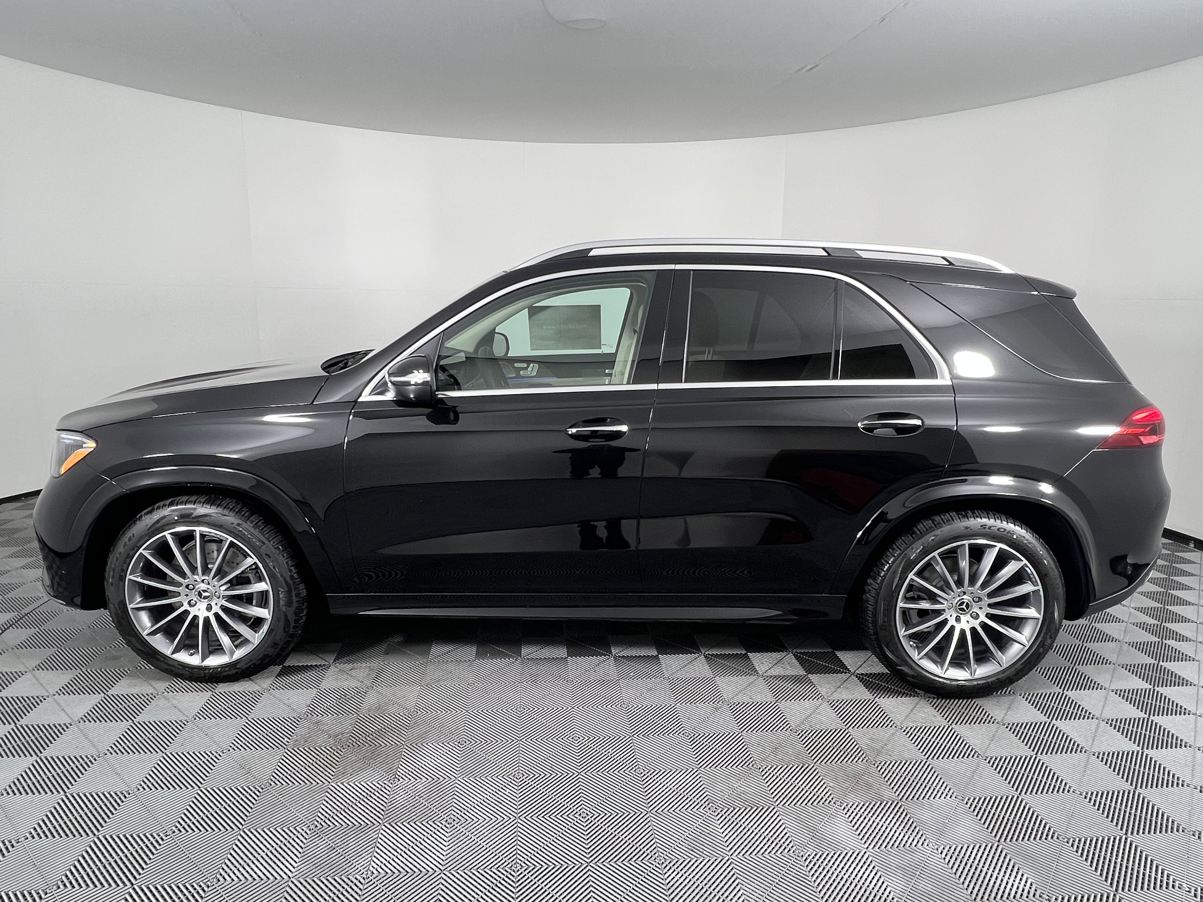 New 2026 Mercedes-Benz GLE 450 4MATIC image 9