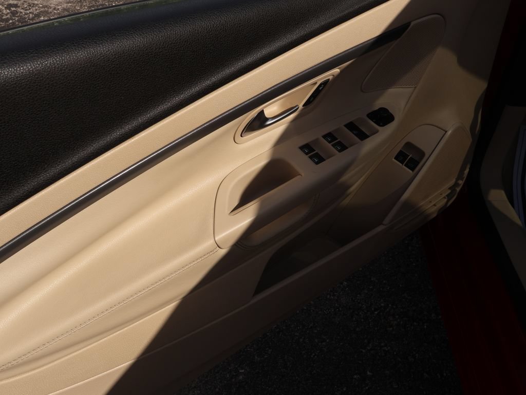 Used 2008 Volkswagen Eos 2.0T FWD image 9