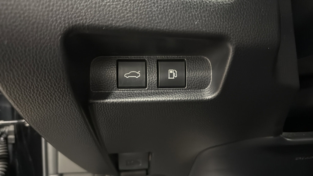 Used 2024 Toyota Crown Limited image 17