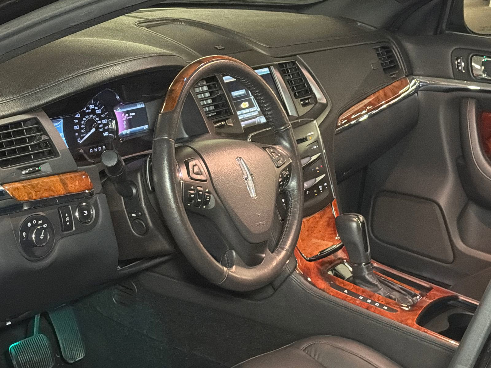 Used 2015 Lincoln MKS AWD w/ Equipment Group 101A image 12