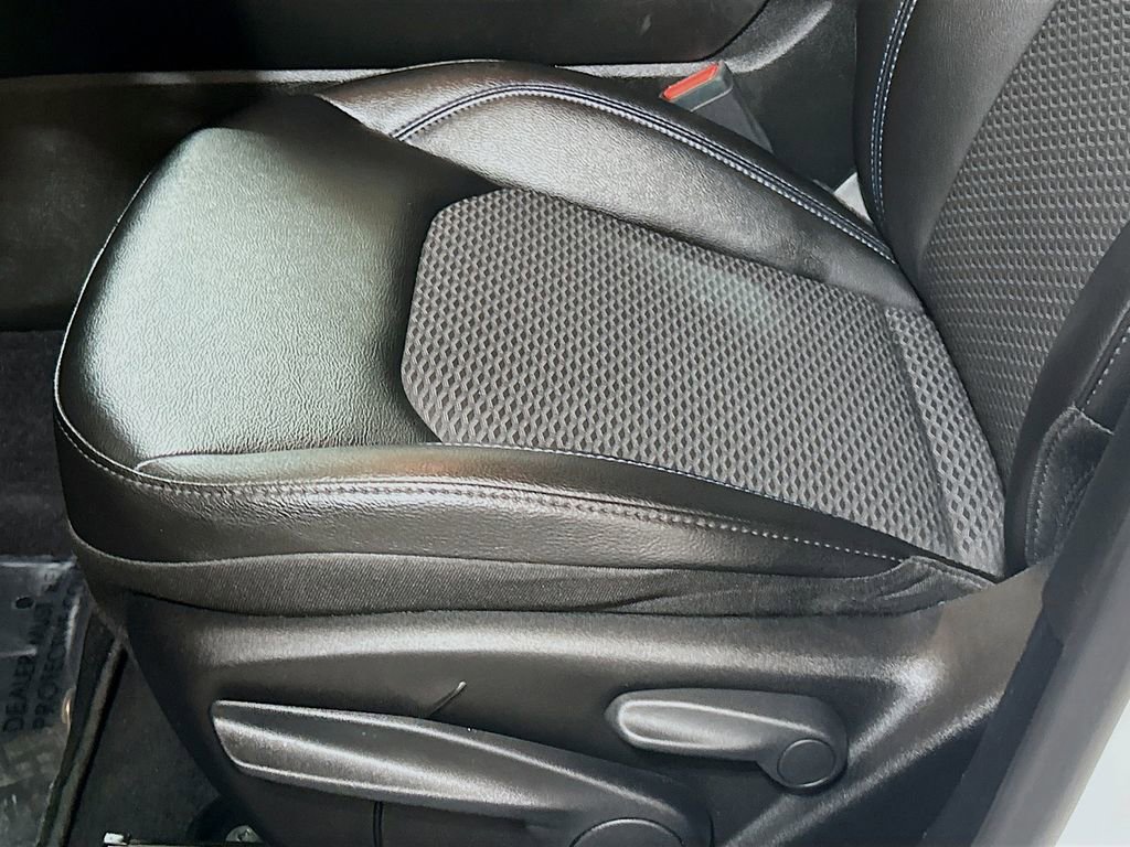 Used 2025 Jeep Compass Latitude image 16