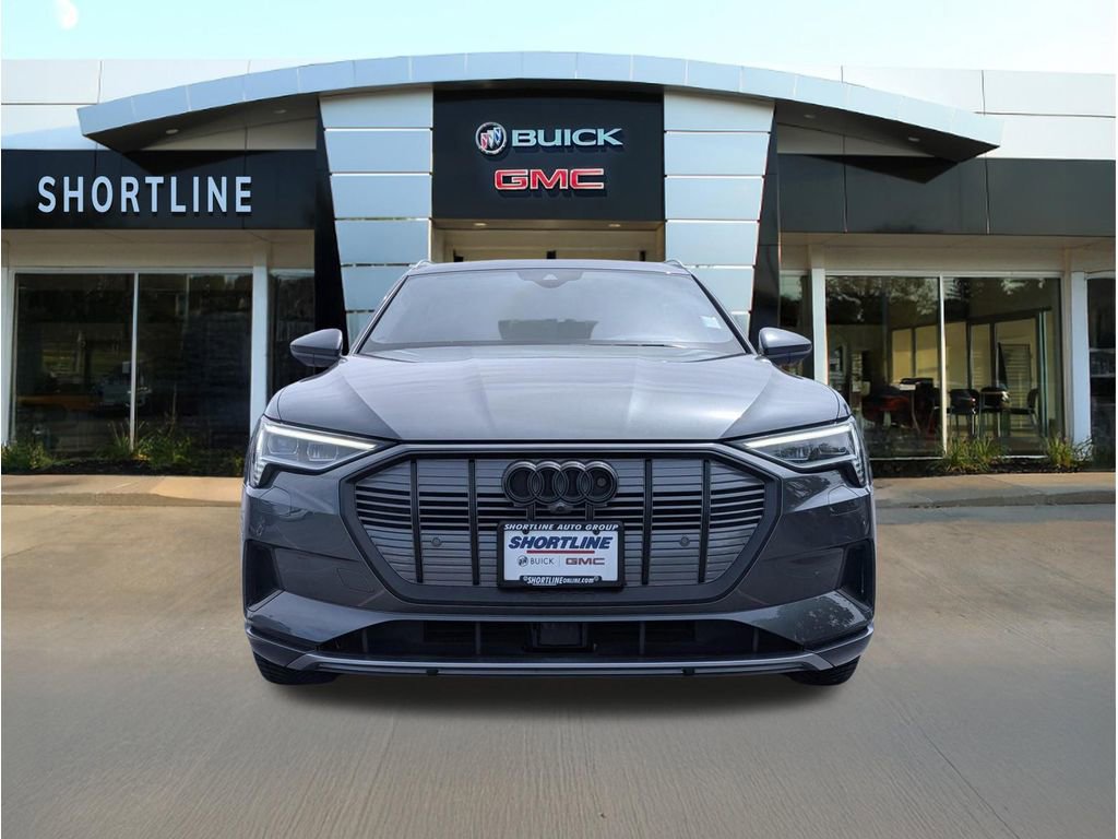 Used 2019 Audi e-tron Prestige w/ Prestige Package AWD/4WD image 10
