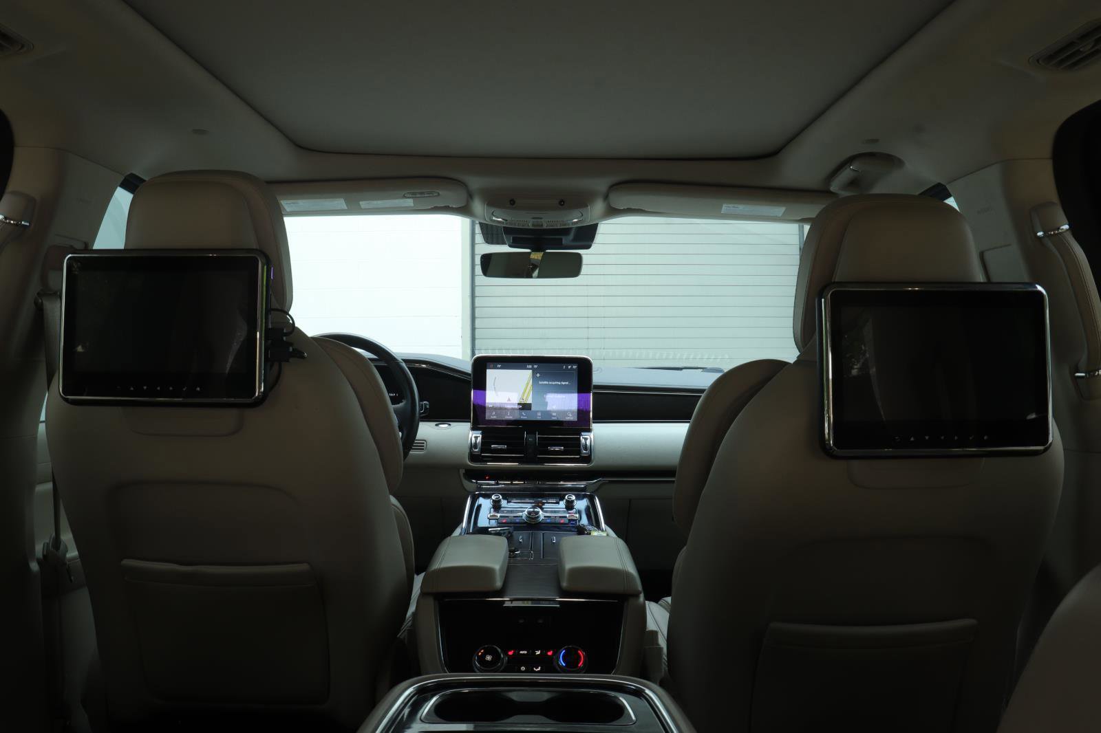 Used 2020 Lincoln Navigator Reserve w/ Luxury Package image 17