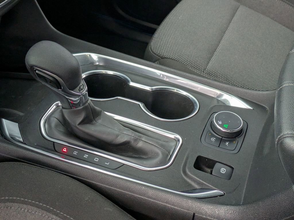 Used 2022 Chevrolet Traverse LT FWD image 16