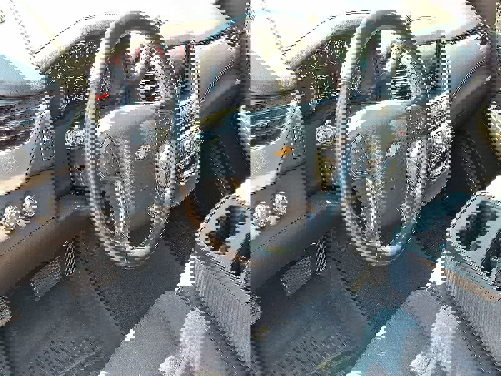 Used 2020 Chevrolet Suburban LS AWD/4WD image 16