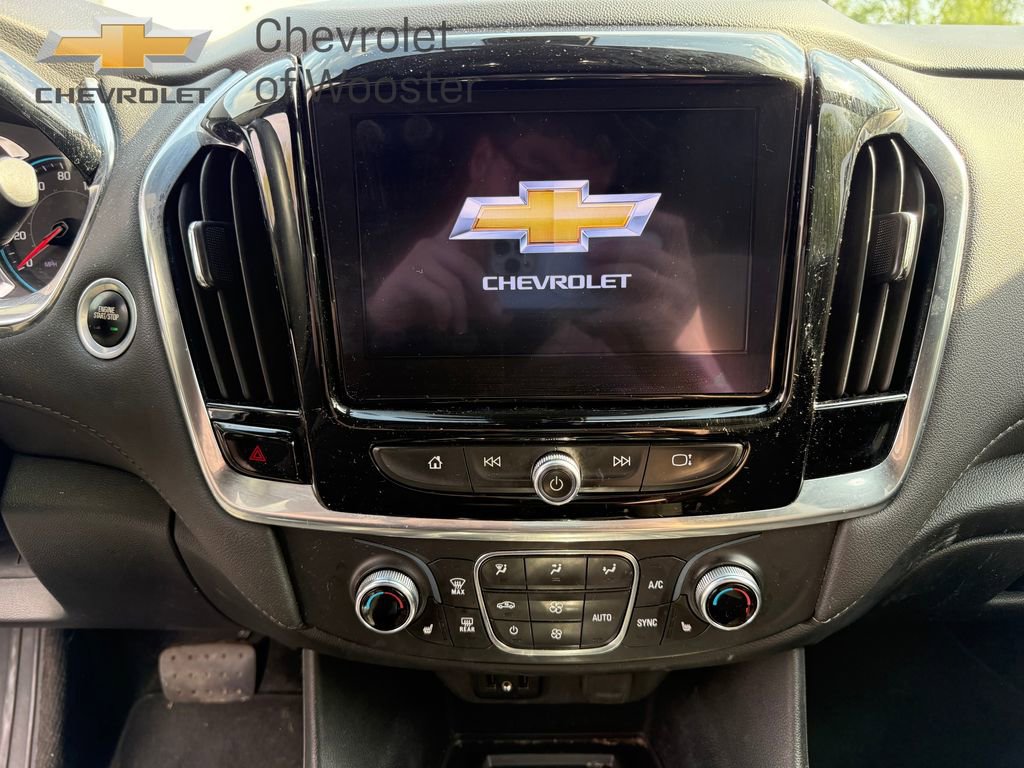 Used 2023 Chevrolet Traverse LT FWD image 14