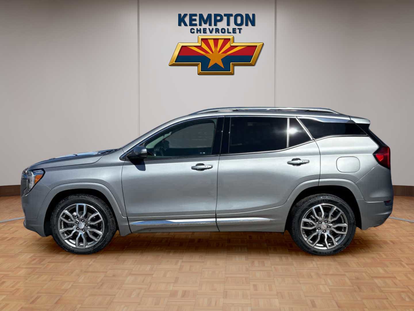 Used 2024 GMC Terrain Denali image 3