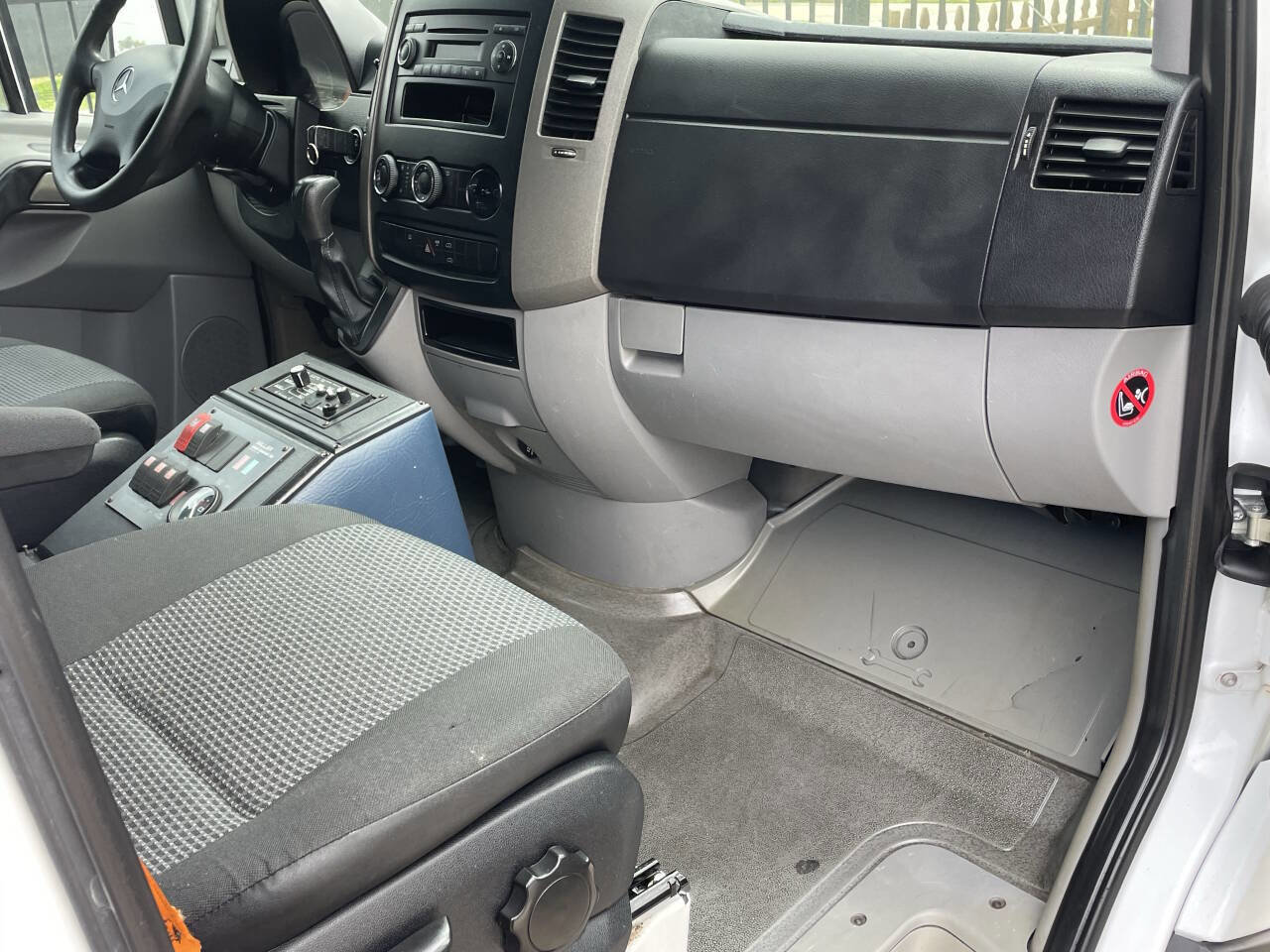 Used 2012 Mercedes-Benz Sprinter 2500 image 28