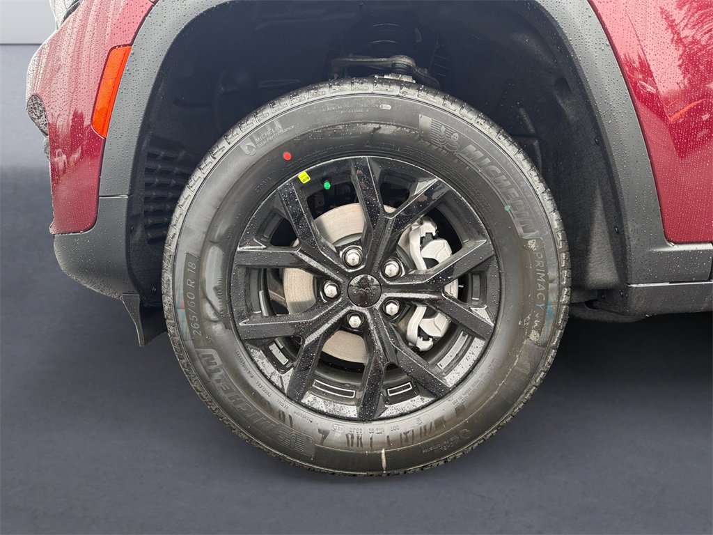 New 2025 Jeep Grand Cherokee Altitude image 9