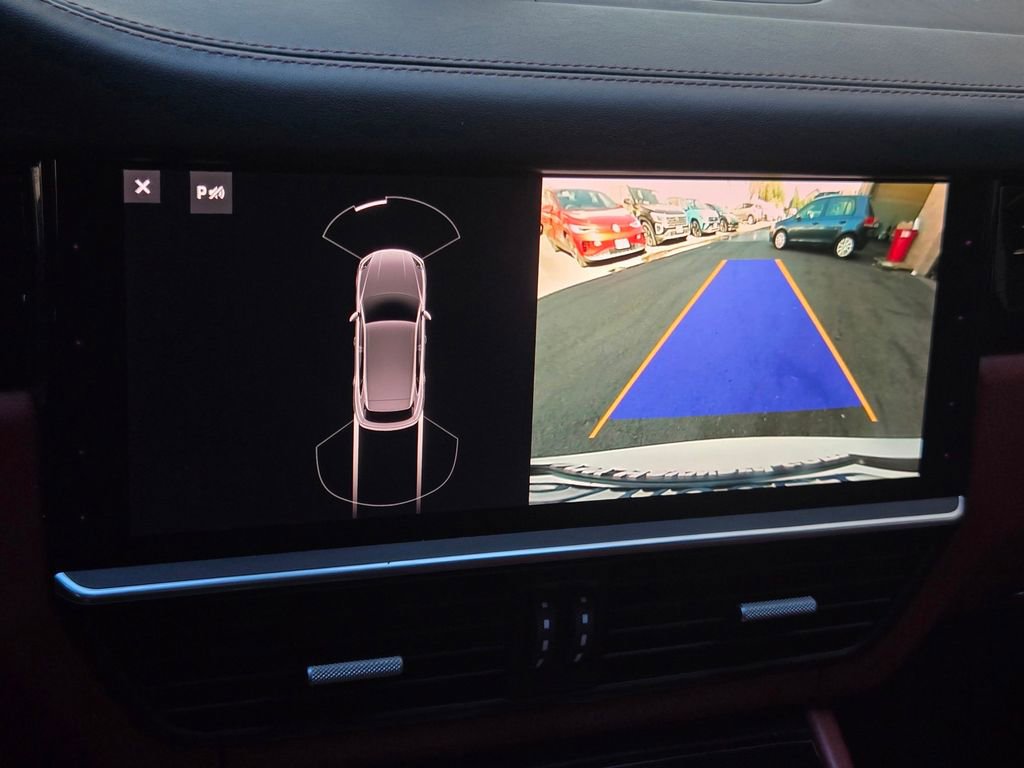 Used 2021 Porsche Cayenne S w/ Premium Package Plus image 18