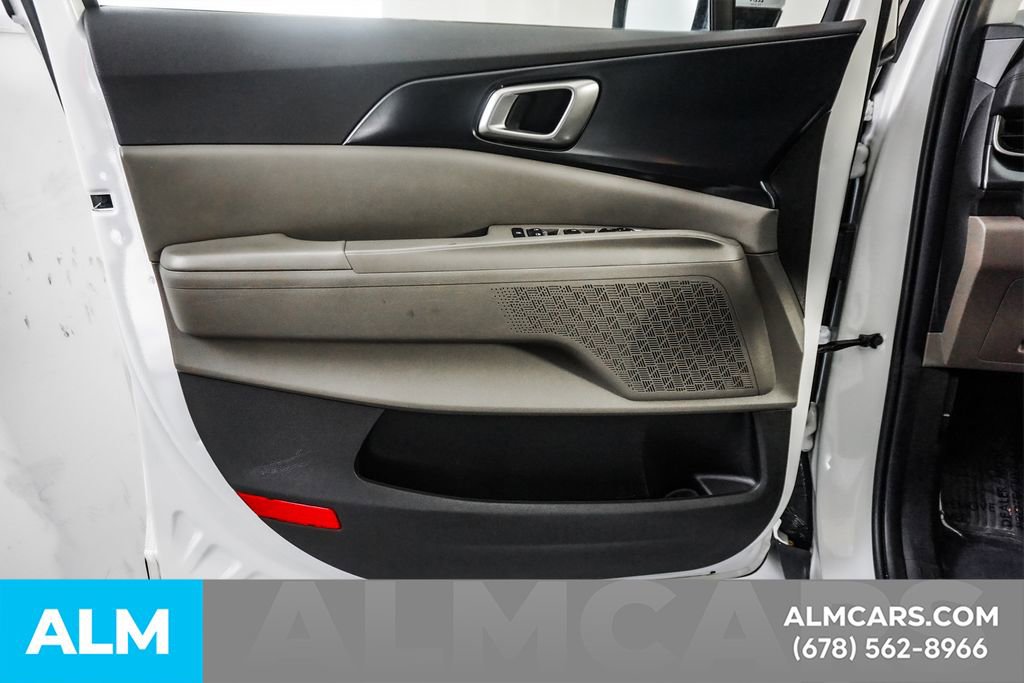 Used 2025 Kia Carnival FWD image 50