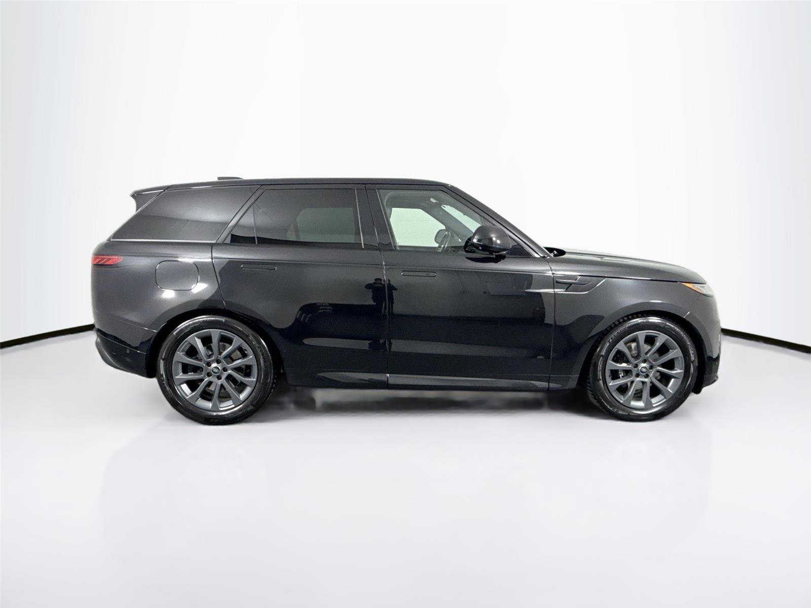 Used 2024 Land Rover Range Rover Sport Dynamic SE image 5