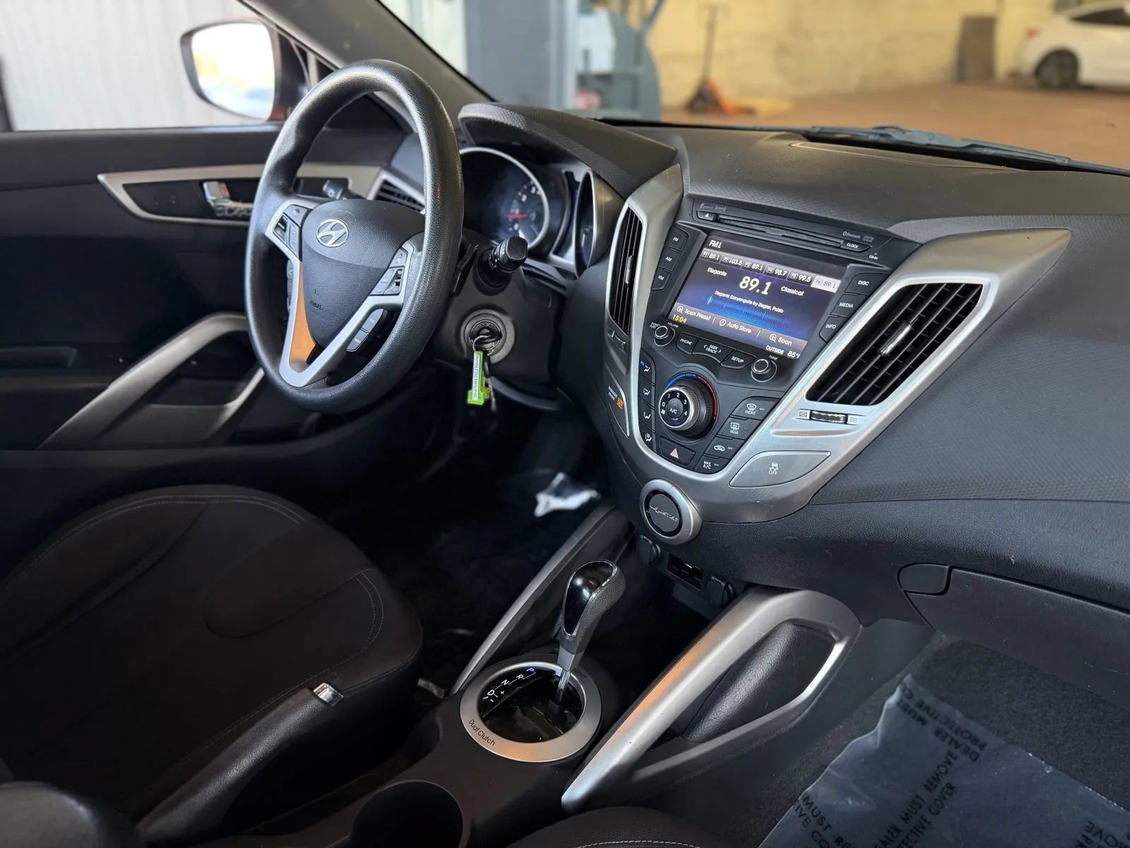 Used 2012 Hyundai Veloster FWD image 20