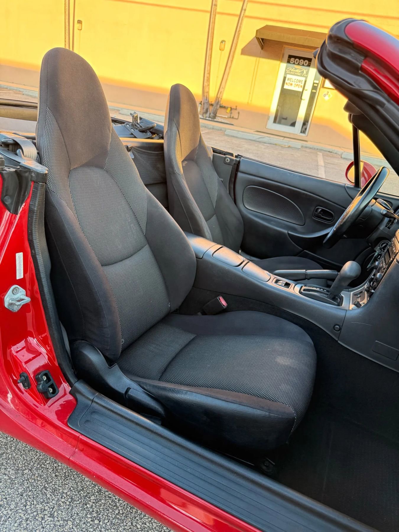 Used 2003 MAZDA MX-5 Miata image 32