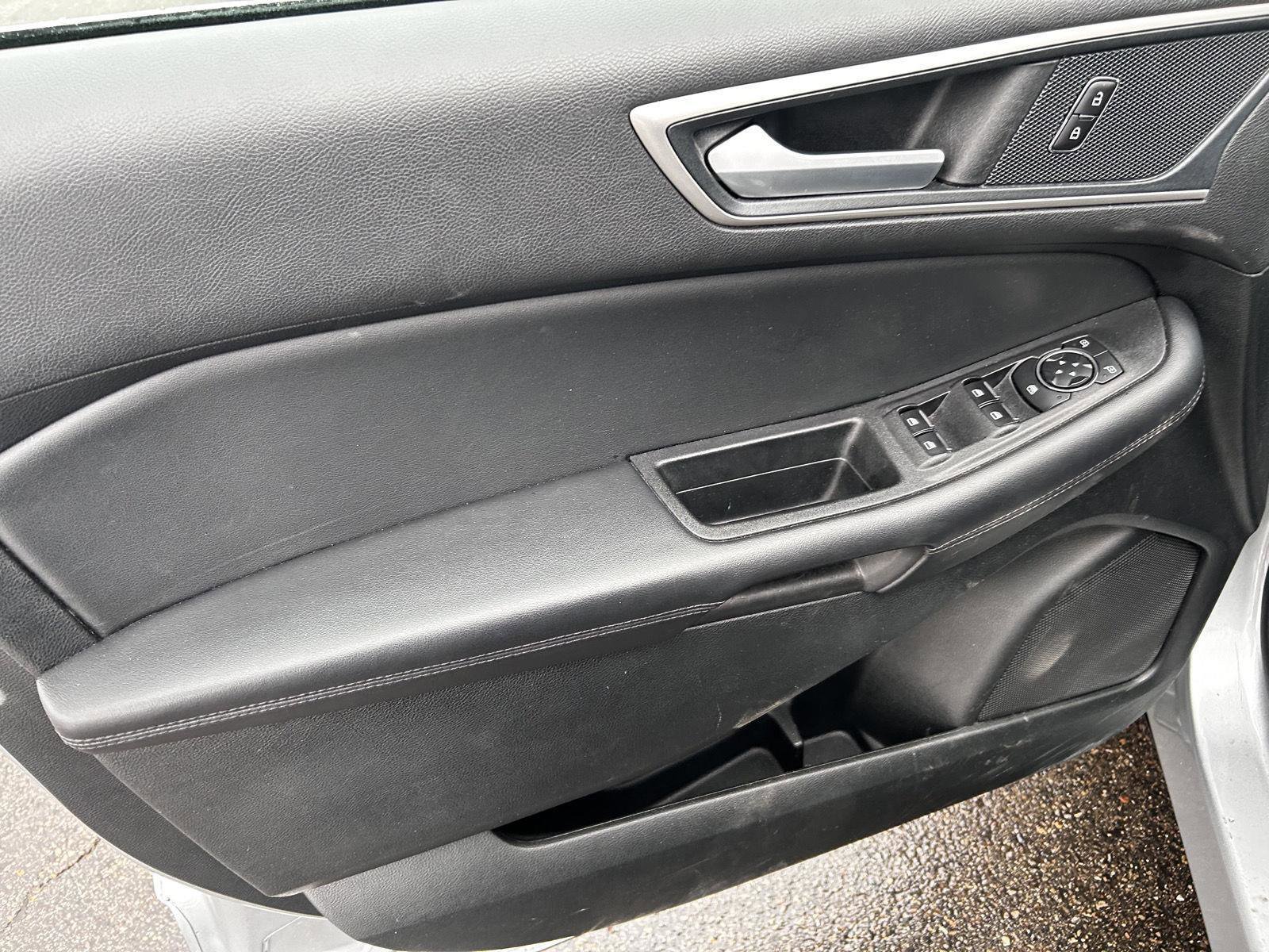 Used 2024 Ford Edge SEL image 10