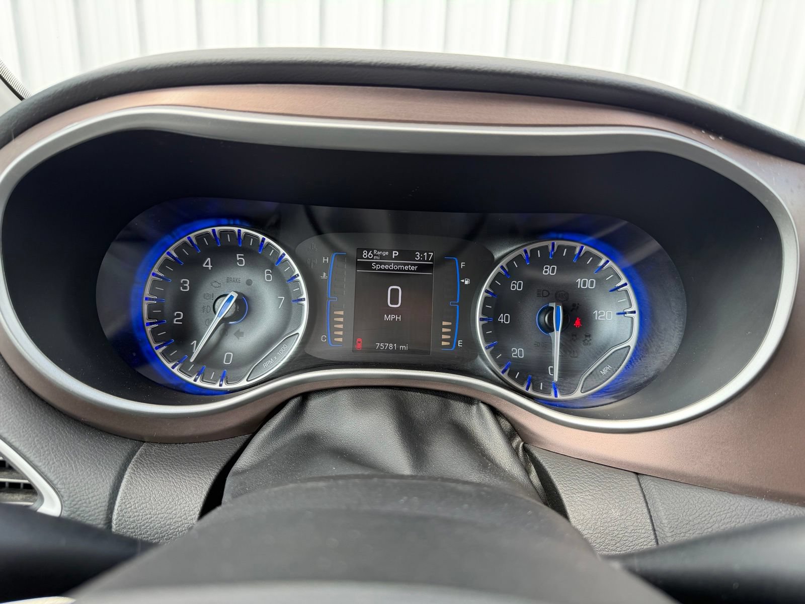 Used 2023 Chrysler Voyager LX FWD image 15