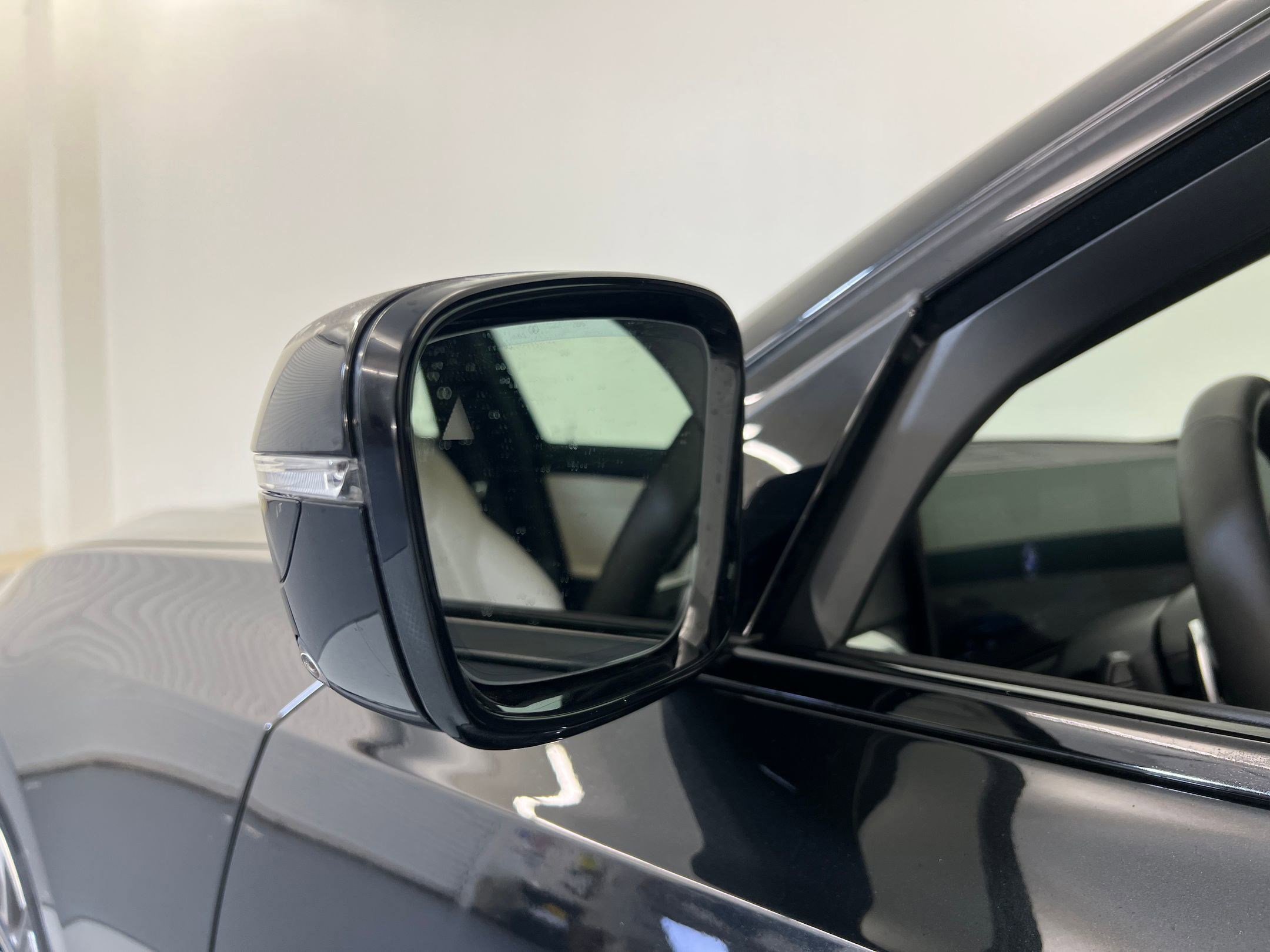 Used 2025 BMW 330i xDrive Sedan w/ M Sport Package AWD/4WD image 20