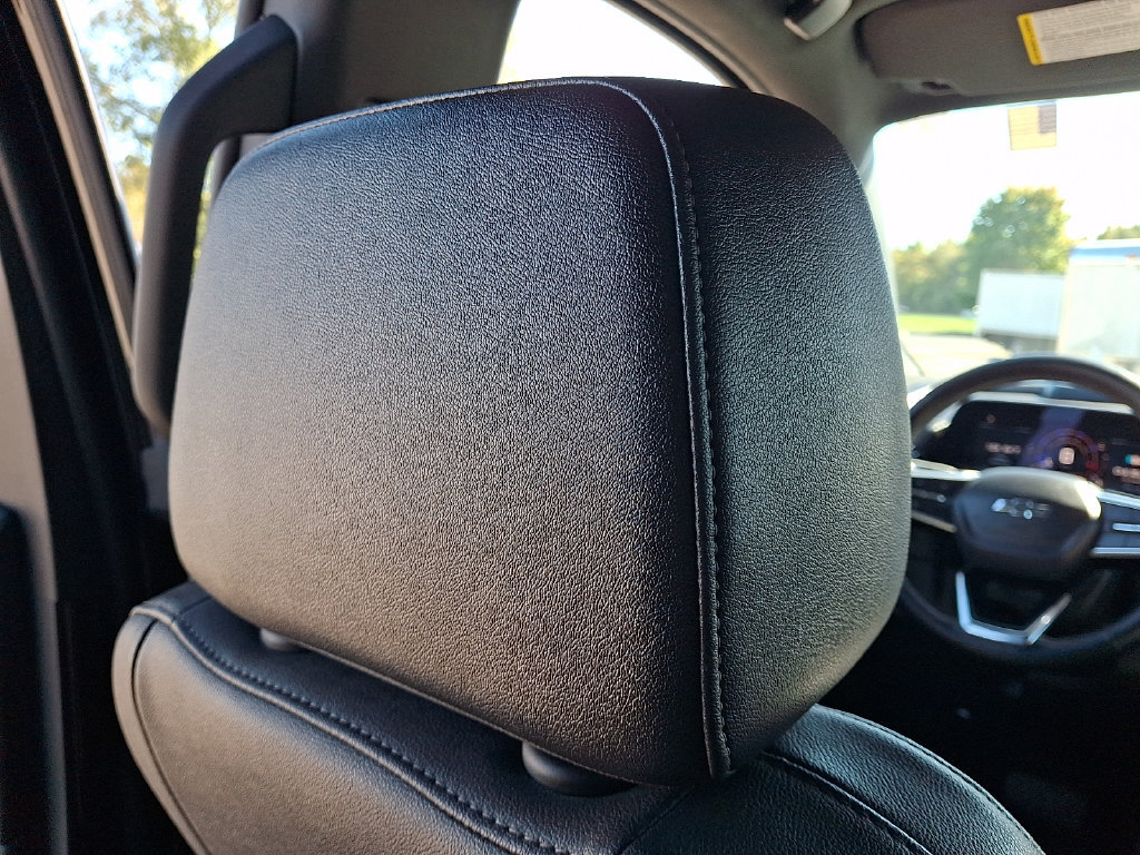 Used 2025 Chevrolet Tahoe Z71 AWD/4WD image 14