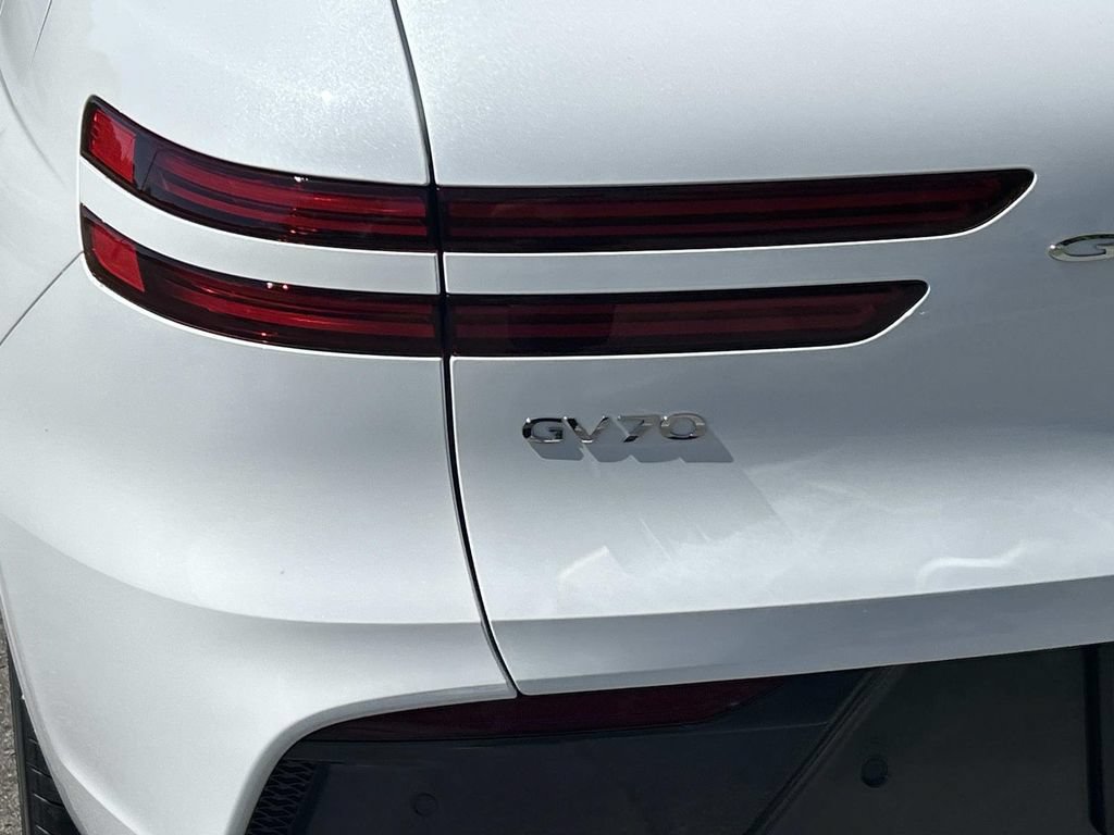 New 2026 Genesis GV70 2.5T Select AWD/4WD image 12