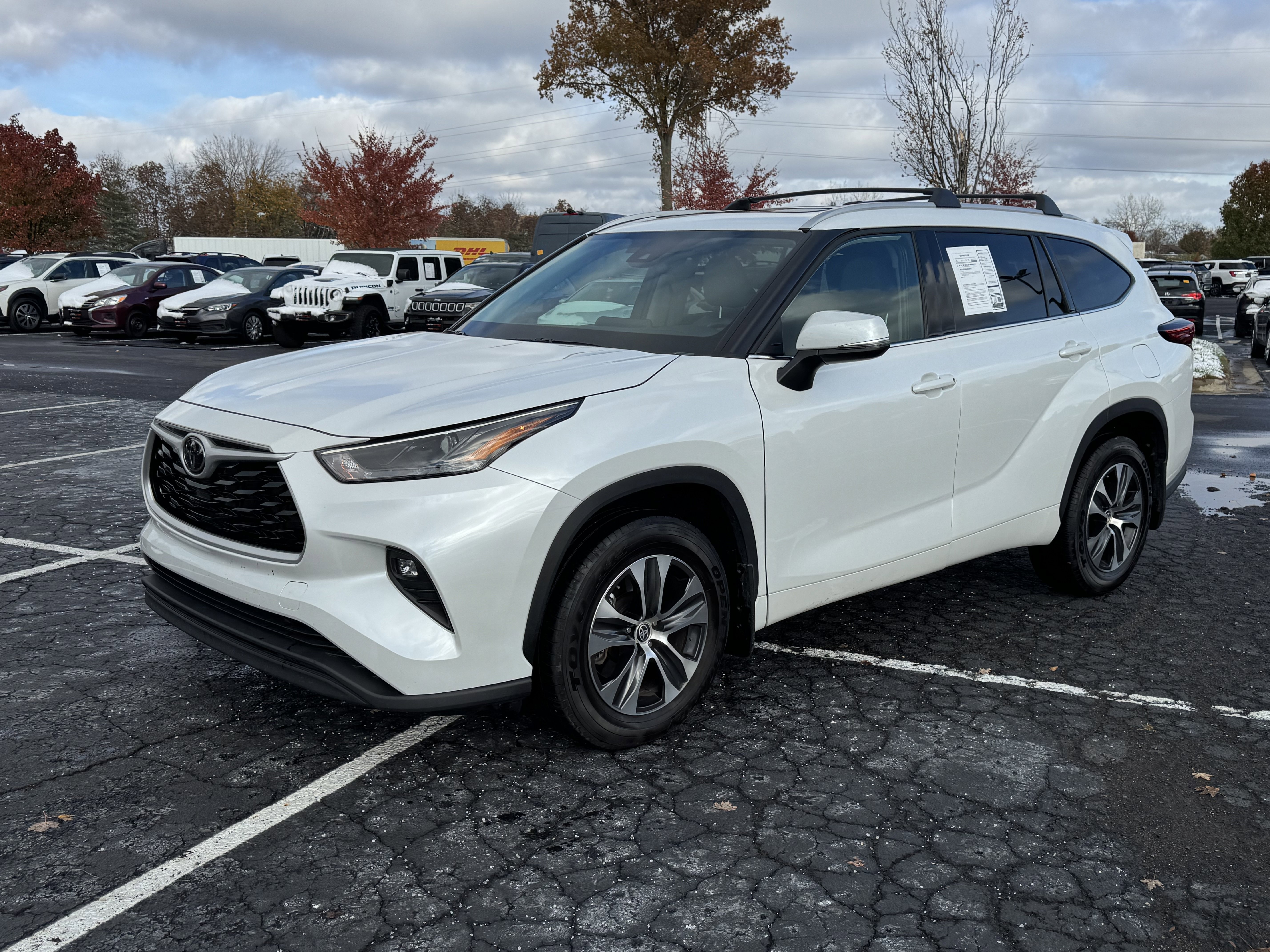 Used 2022 Toyota Highlander XLE image 41