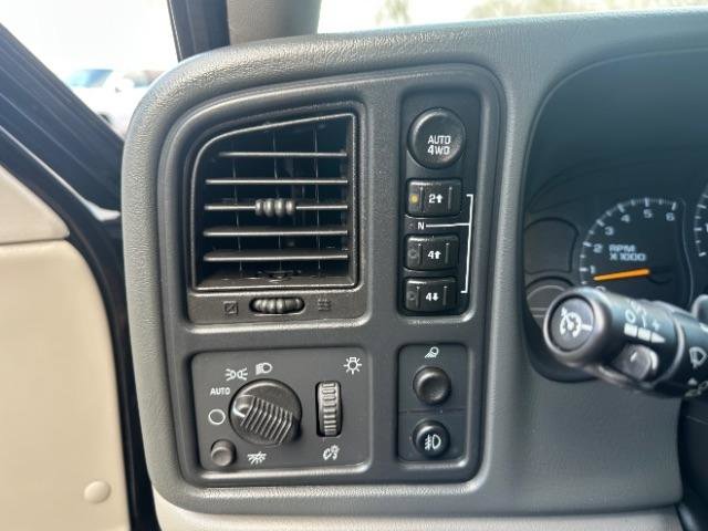 Used 2005 Chevrolet Avalanche Z71 w/ Sun And Sound Package image 19