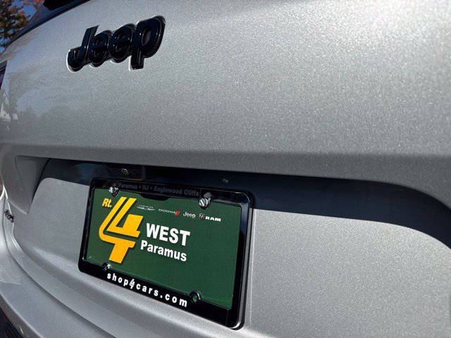 Used 2024 Jeep Grand Cherokee L Laredo AWD/4WD image 12