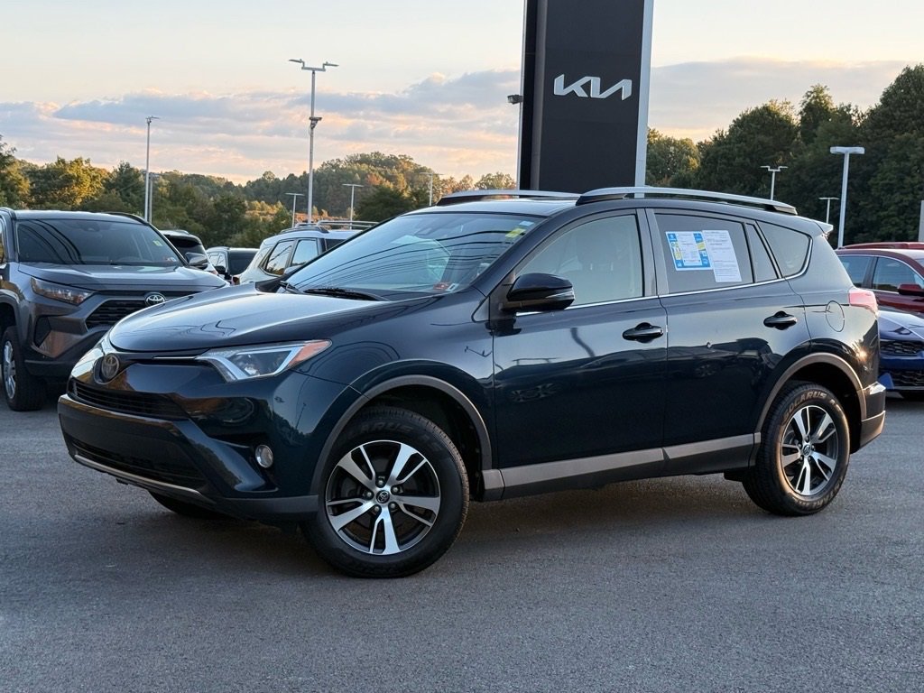 Used 2018 Toyota RAV4 XLE image 2