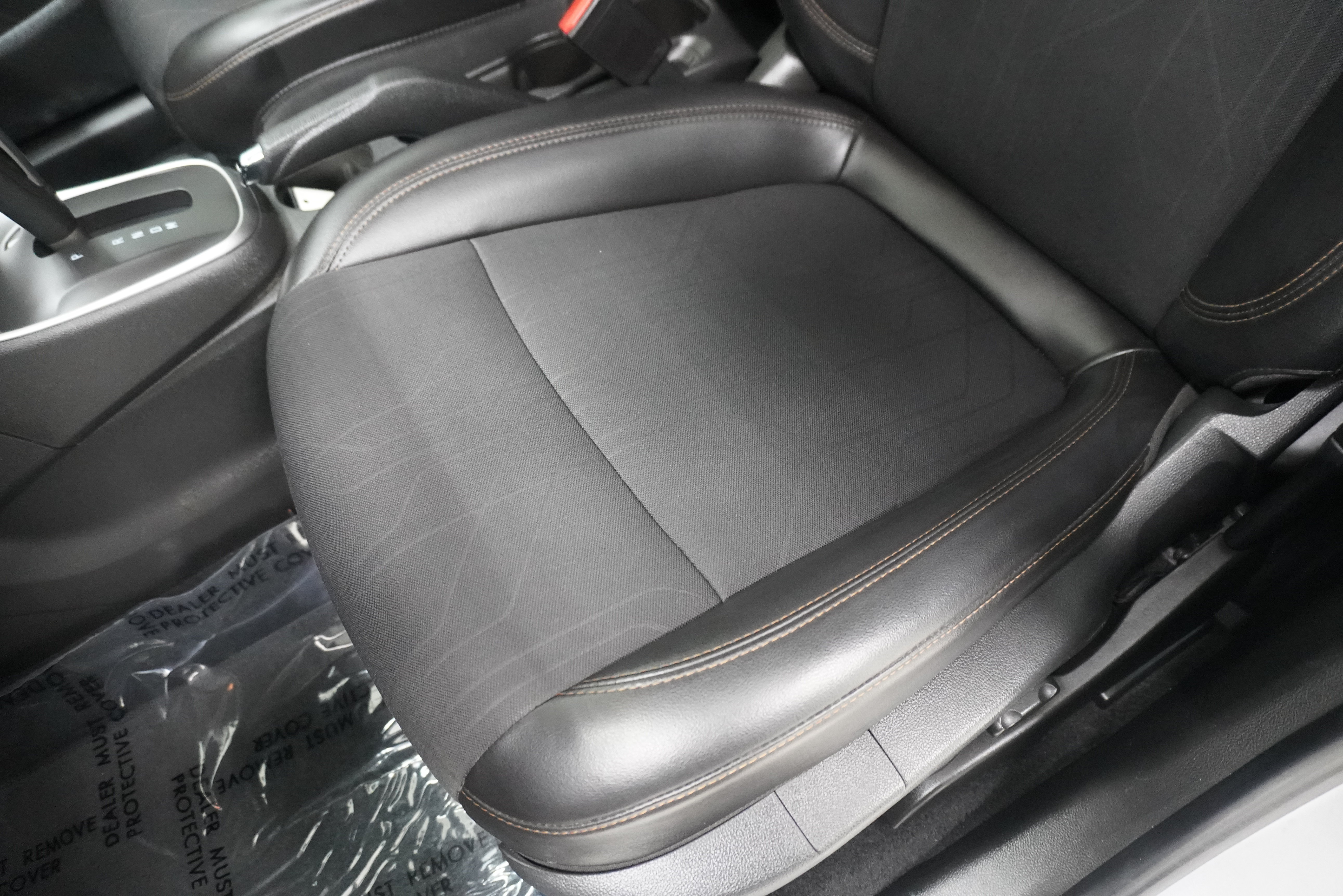 Used 2019 Chevrolet Trax LT w/ LT Convenience Package FWD image 12