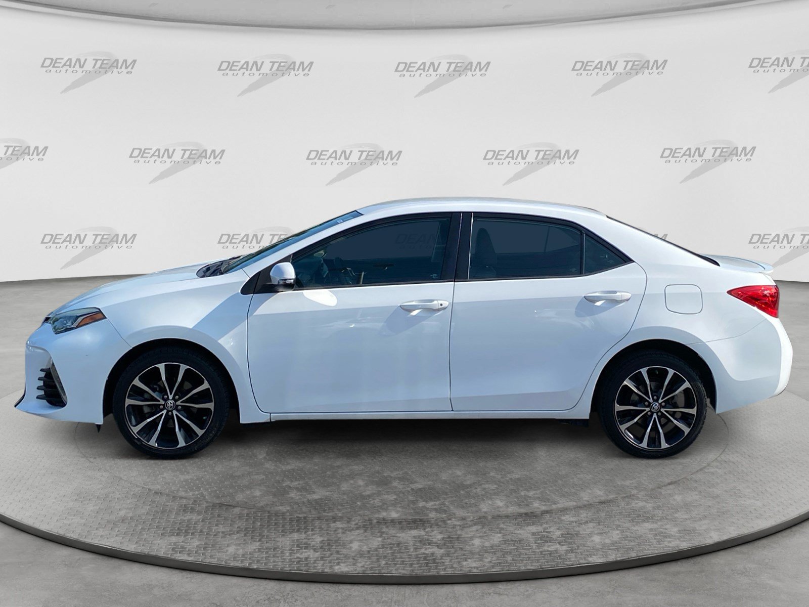 Used 2018 Toyota Corolla SE FWD image 4