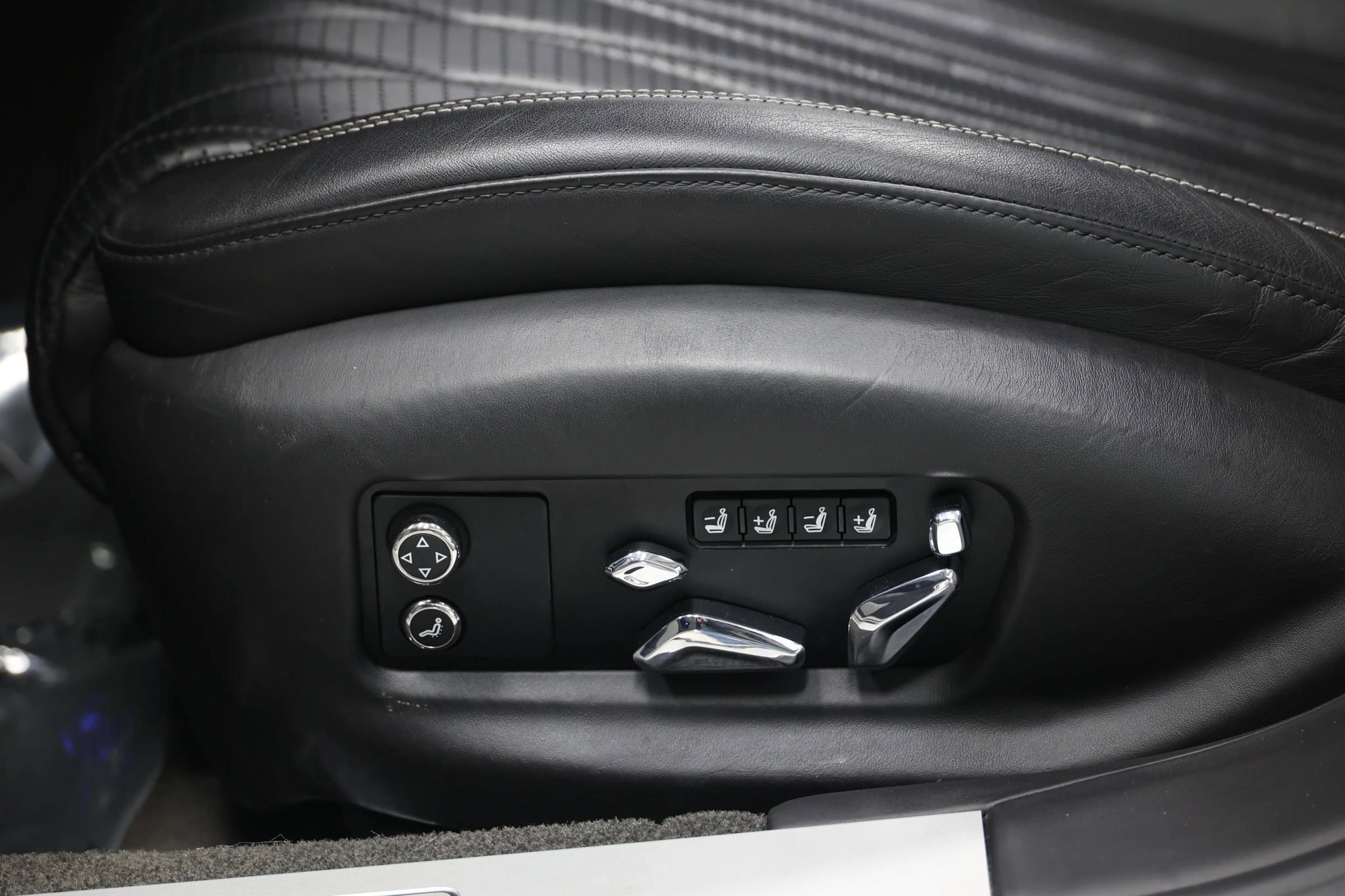 Used 2020 Bentley Flying Spur W12 image 18