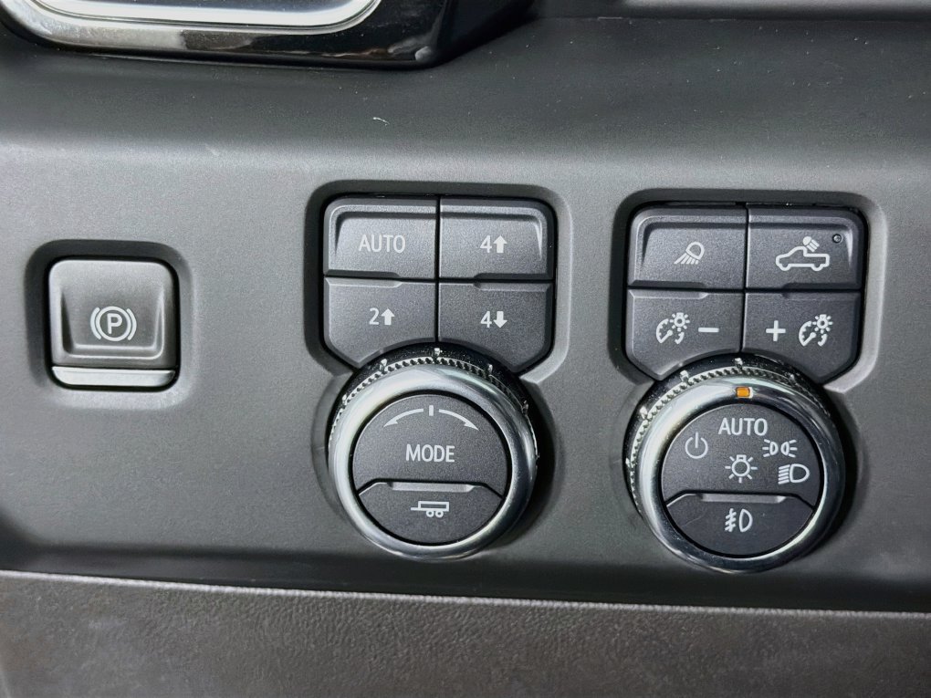 Used 2024 GMC Sierra 1500 Denali w/ Technology Package AWD/4WD image 15