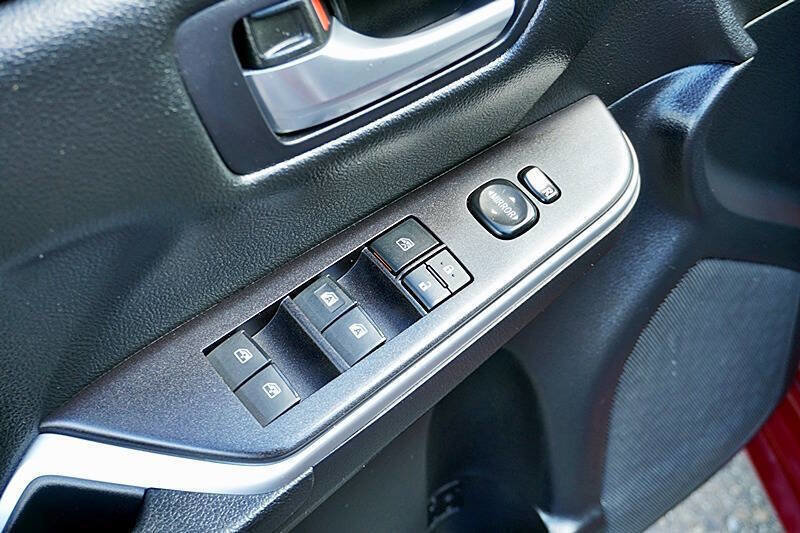 Used 2015 Toyota Camry SE image 23