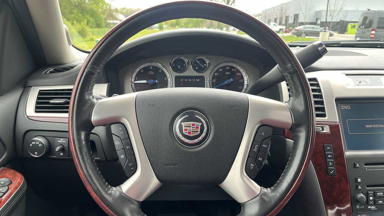 Used 2010 Cadillac Escalade ESV Luxury AWD/4WD image 42