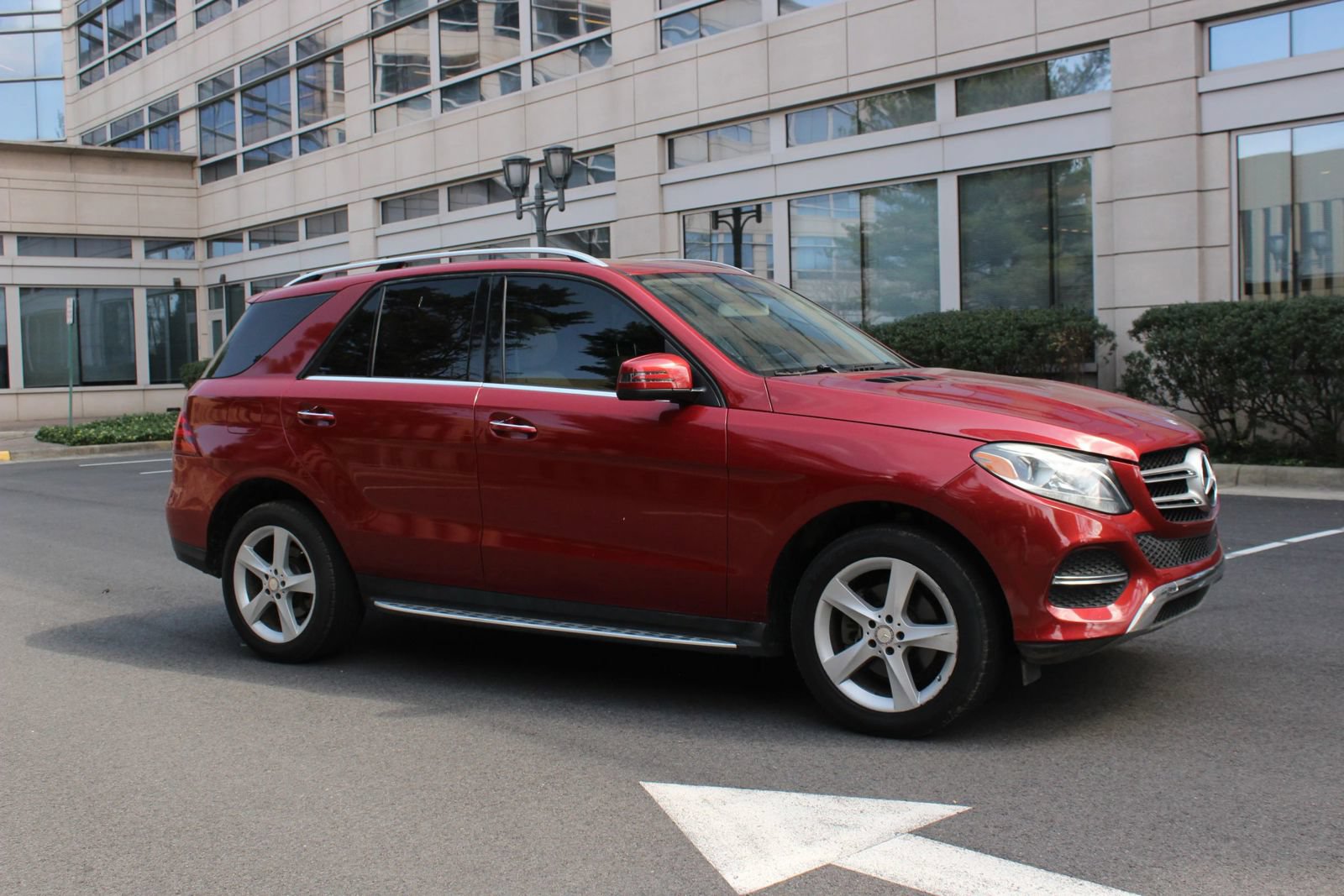 Used 2016 Mercedes-Benz GLE 350 w/ Premium Package image 2