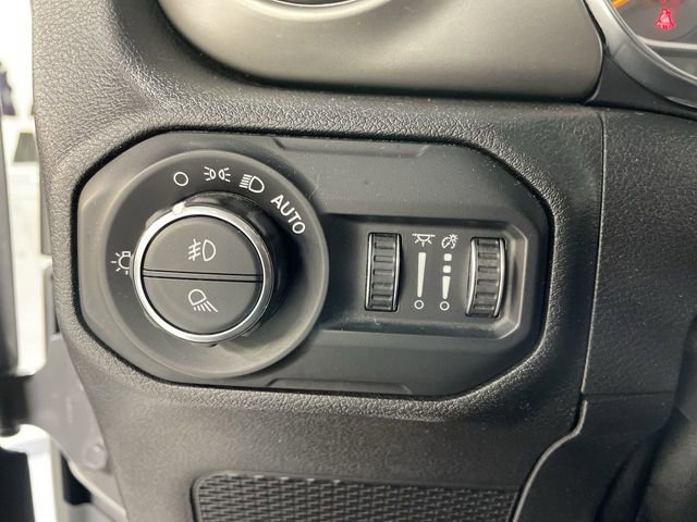 Used 2021 Jeep Gladiator Willys image 37