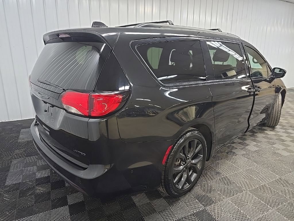 Used 2019 Chrysler Pacifica Limited w/ Advanced Safetytec Group image 10