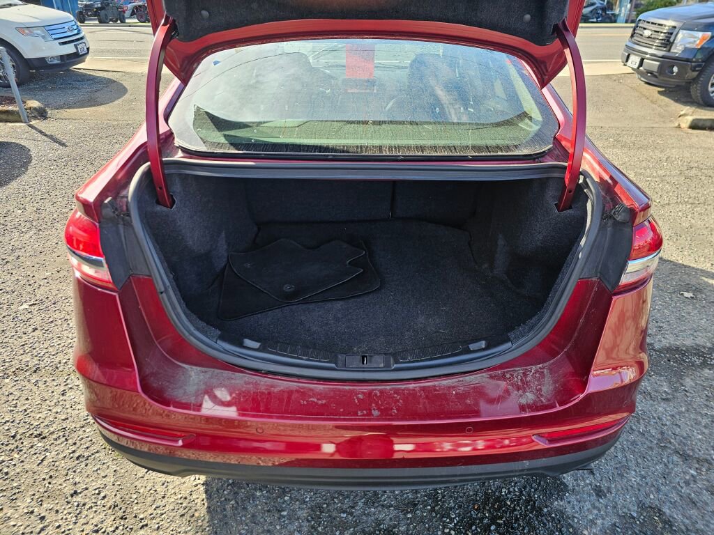 Used 2019 Ford Fusion SEL image 18