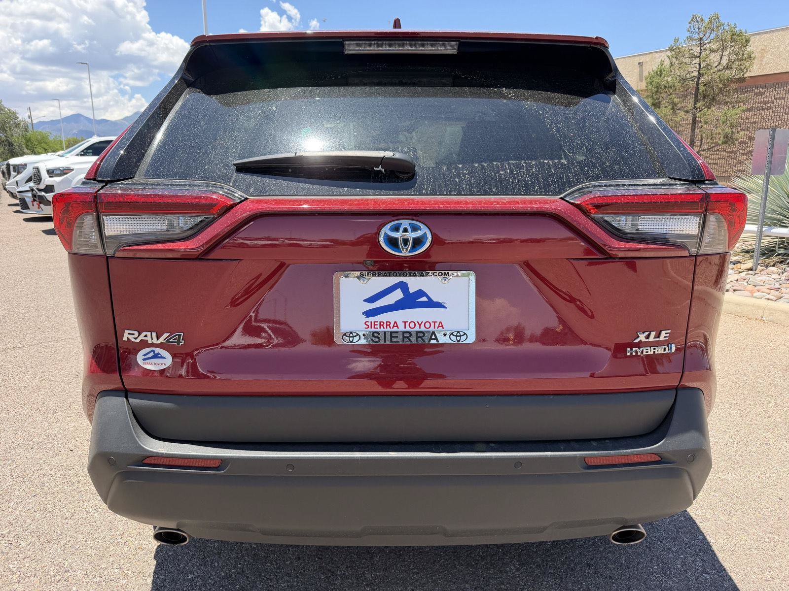 Used 2023 Toyota RAV4 XLE Premium AWD/4WD image 4
