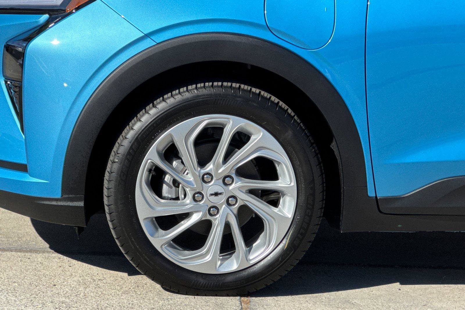 New 2027 Chevrolet Bolt LT w/ Comfort Package FWD image 35