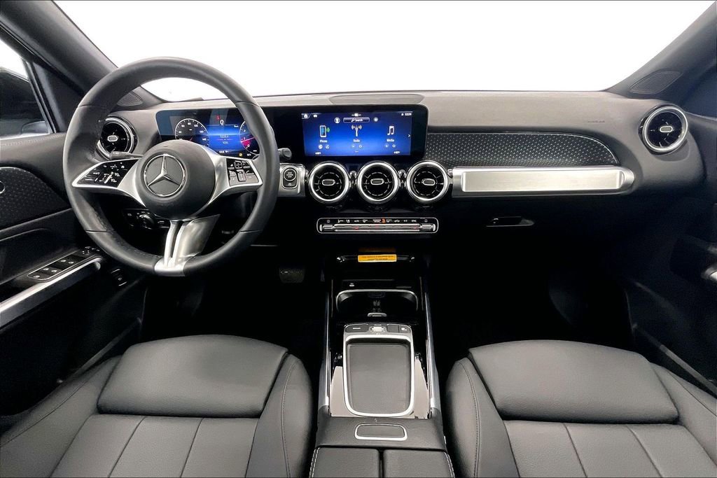 Used 2026 Mercedes-Benz GLB 250 4MATIC image 15