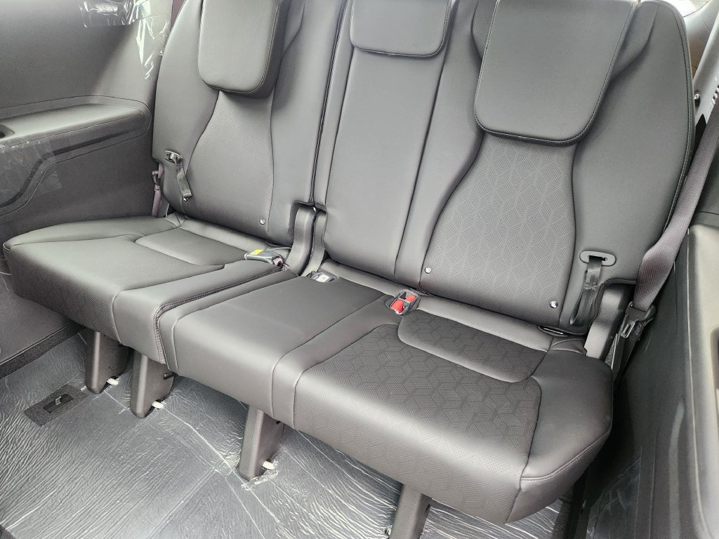 New 2027 Kia Carnival SX w/ Dark Edition Package FWD image 10