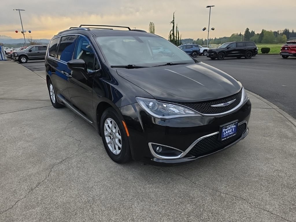 Used 2020 Chrysler Pacifica Touring-L FWD image 8