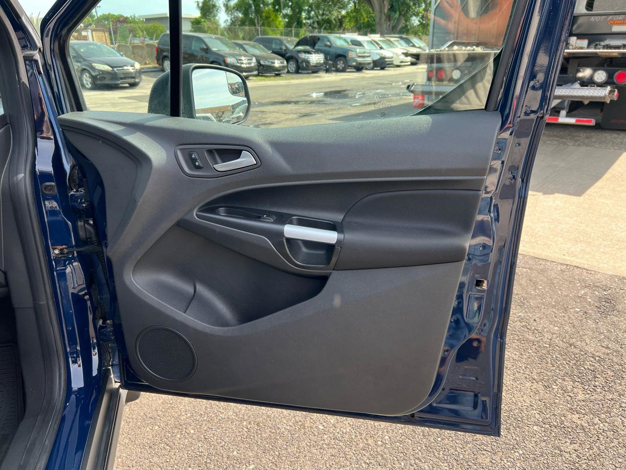 Used 2016 Ford Transit Connect XLT FWD image 17