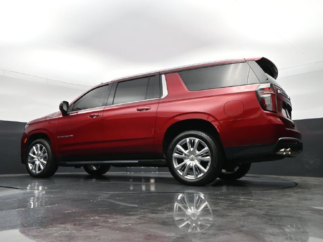 Used 2022 Chevrolet Suburban High Country AWD/4WD image 46