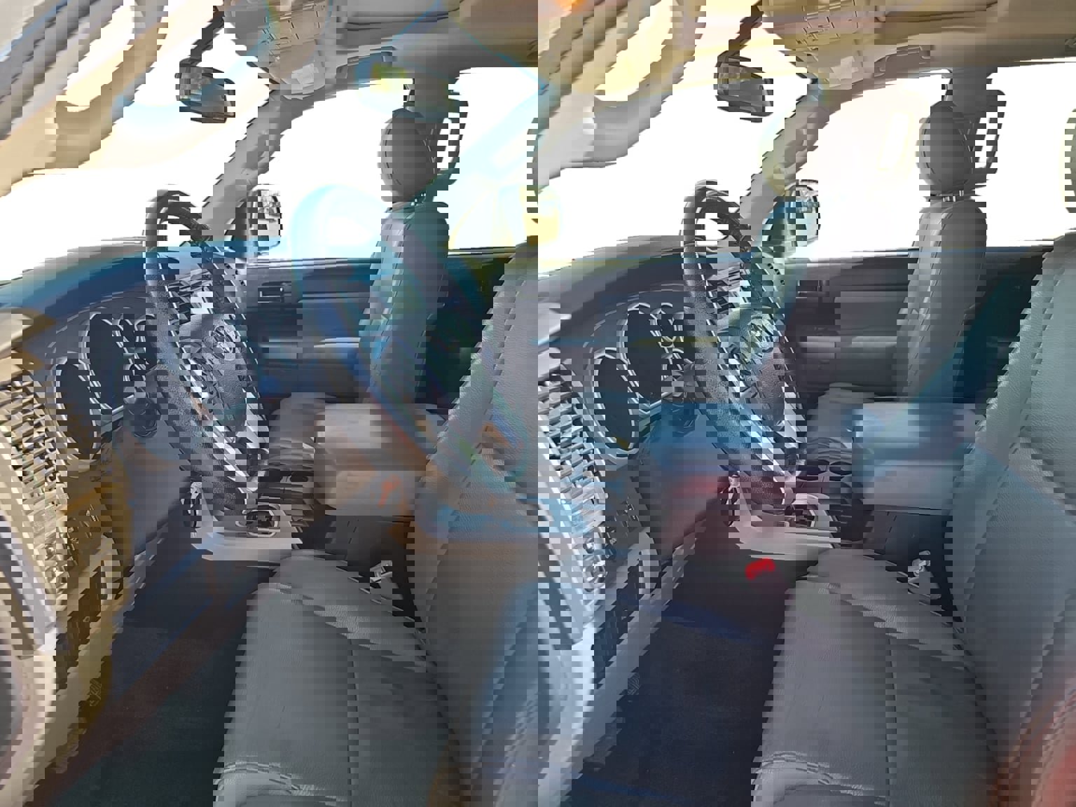 Used 2016 Toyota Sequoia SR5 w/ Premium Package image 10